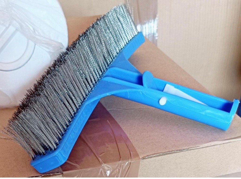 Pool Brush